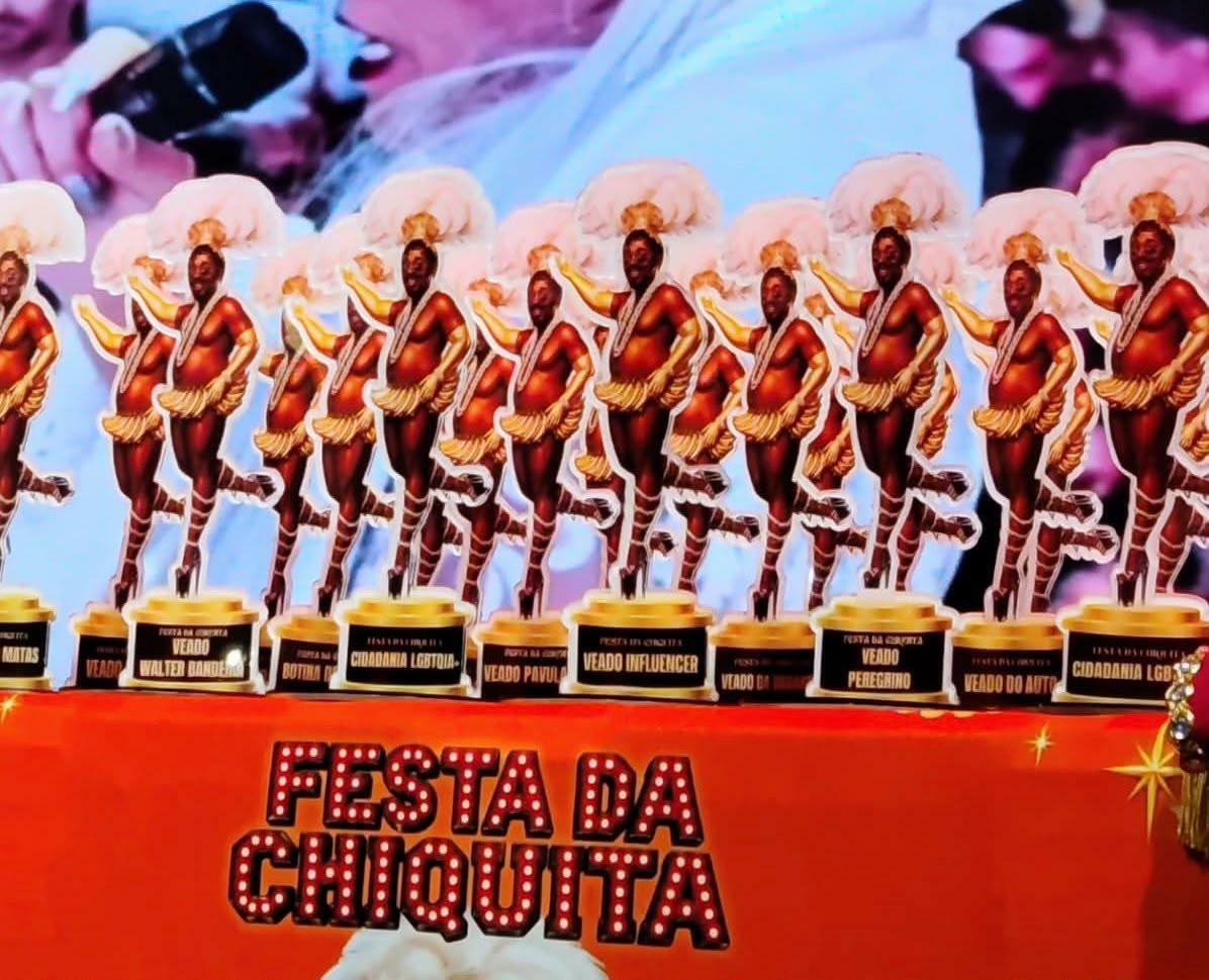 Alexandre Barillari recebe o prêmio Veado de Ouro na Festa da Chiquita em Belém